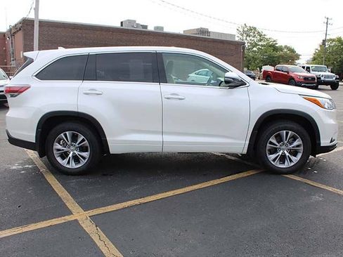 Used 2015 Toyota Highlander Plus AWD/4WD image 5