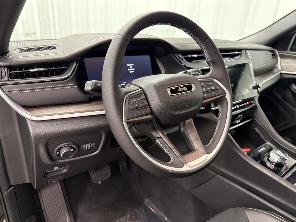 New 2027 Jeep Grand Cherokee Altitude RWD image 13