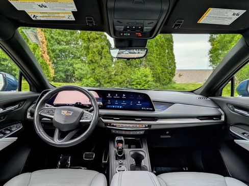 Used 2024 Cadillac XT4 Sport AWD/4WD image 13