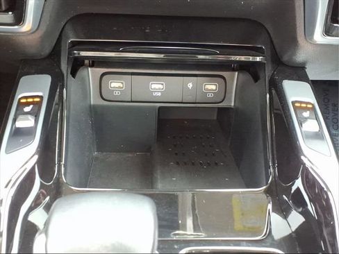 Used 2023 Kia Sorento SX image 21