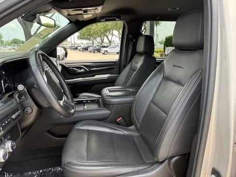 Used 2021 GMC Yukon Denali RWD image 28