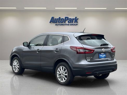 Used 2021 Nissan Rogue Sport S image 5