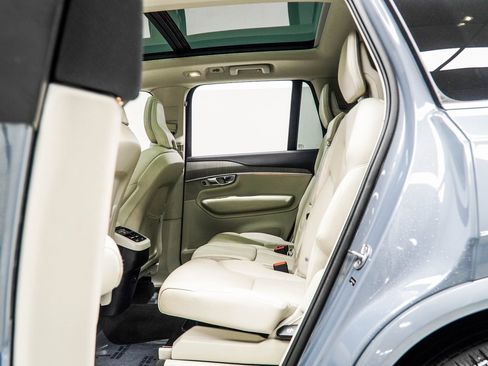 Used 2023 Volvo XC90 B6 Plus w/ Protection Package Premier image 35