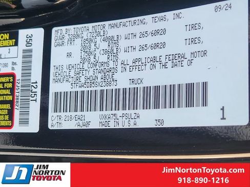 Used 2025 Toyota Tundra Limited image 34