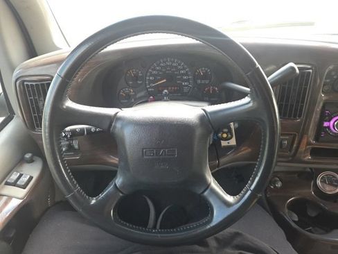 Used 2002 GMC Savana 1500 w/ SLE Marketing Option Pkg 3 RWD image 41