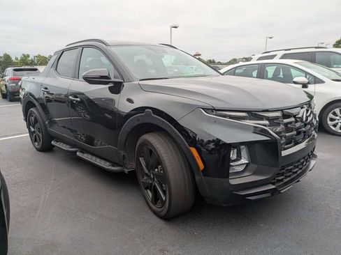 Used 2023 Hyundai Santa Cruz Night AWD/4WD image 2