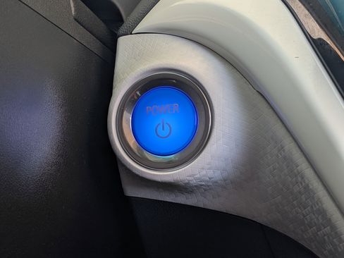 Used 2021 Chevrolet Bolt LT image 30