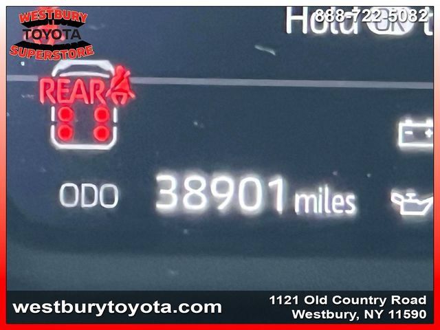 Used 2023 Toyota Sequoia Platinum AWD/4WD image 31