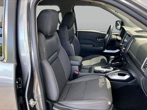 Certified 2023 Nissan Frontier SV w/ SV Convenience Package RWD image 9