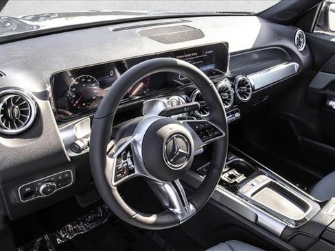 New 2026 Mercedes-Benz GLB 250 4MATIC image 10