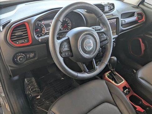 Used 2022 Jeep Renegade Trailhawk AWD/4WD image 10