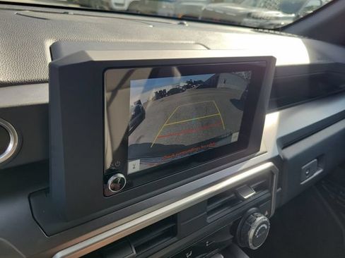 Used 2025 Toyota 4Runner SR5 AWD/4WD image 30
