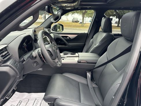Used 2024 Lexus LX 600 F Sport image 13
