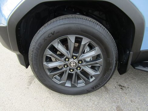 Used 2025 Toyota Land Cruiser w/ Premium Package AWD/4WD image 11