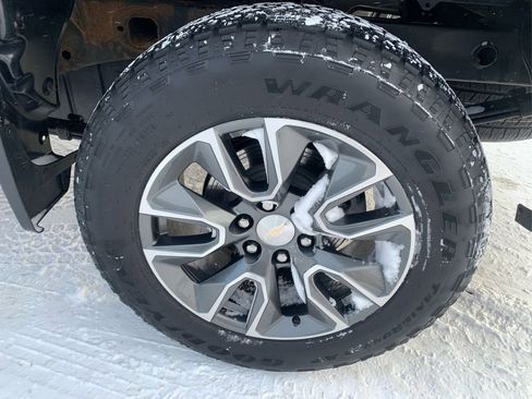 Used 2023 Chevrolet Silverado 1500 LT image 22