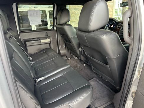 Used 2011 Ford F250 Lariat w/ Lariat Interior Pkg image 19