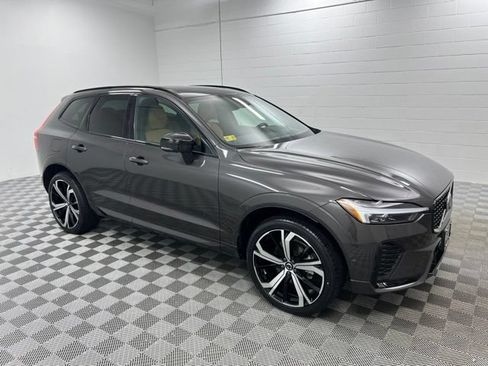 Used 2023 Volvo XC60 B5 Ultimate w/ Climate Package AWD/4WD image 4