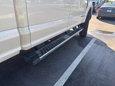 Used 2017 Ford F250 Lariat image 9