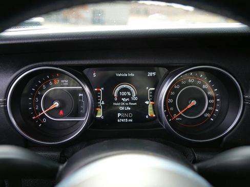 Used 2020 Jeep Gladiator Overland w/ Popular Equipment Package image 11