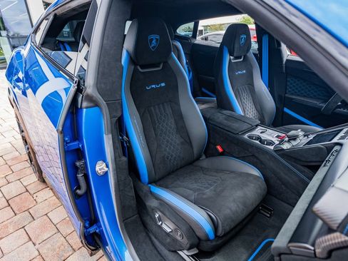 Used 2024 Lamborghini Urus Performante AWD/4WD image 41