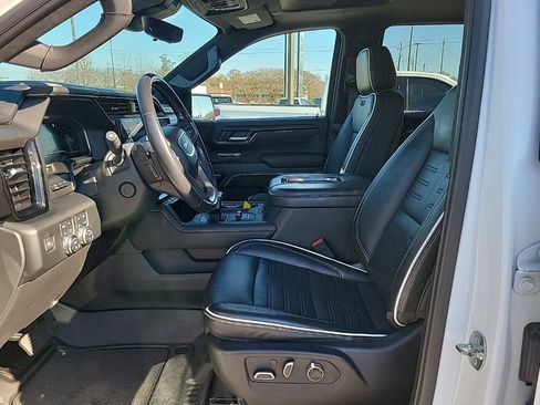 Used 2022 GMC Sierra 1500 AT4X image 5