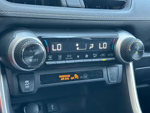 Certified 2020 Toyota RAV4 LE AWD/4WD image 20