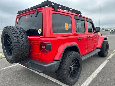 Used 2019 Jeep Wrangler Unlimited Sahara w/ Cold Weather Group AWD/4WD image 4