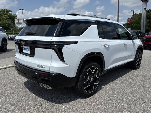 New 2026 Chevrolet Traverse High Country FWD image 3