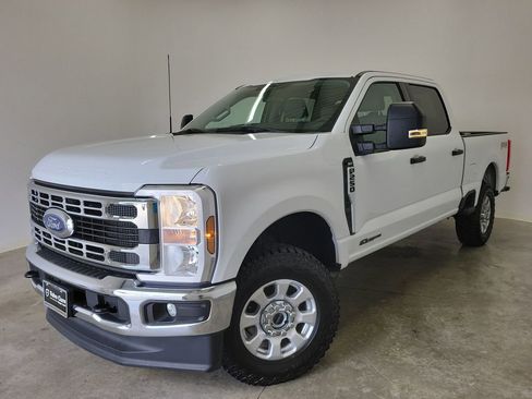 Used 2024 Ford F250 XLT w/ FX4 Off-Road Package AWD/4WD image 30