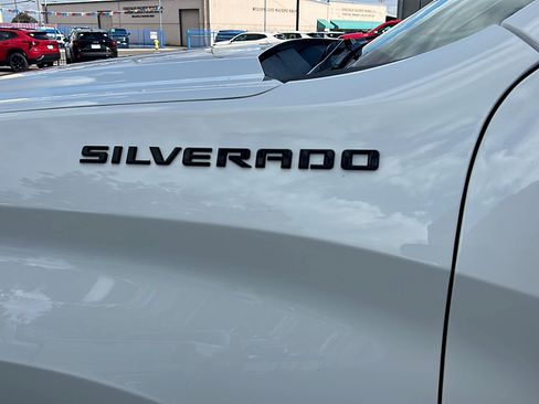 Used 2023 Chevrolet Silverado 1500 LT w/ Safety Package AWD/4WD image 9
