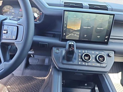 New 2025 Land Rover Defender 110 S image 21