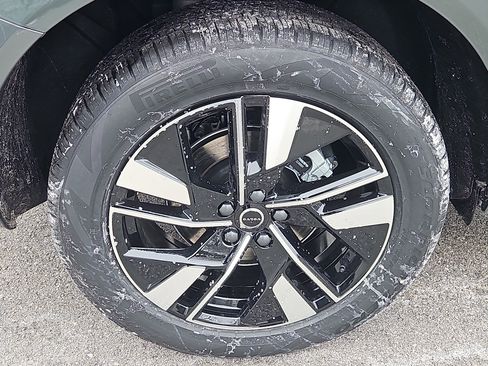 New 2026 Volvo XC60 B5 Plus w/ Protection Package Premier image 19