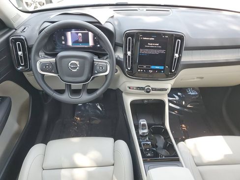 Used 2025 Volvo XC40 B5 Ultra w/ Protection Package AWD/4WD image 3