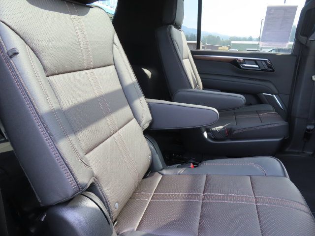 Used 2026 Chevrolet Suburban High Country AWD/4WD image 48