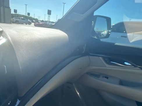 Used 2017 Cadillac Escalade Premium Luxury AWD/4WD image 20