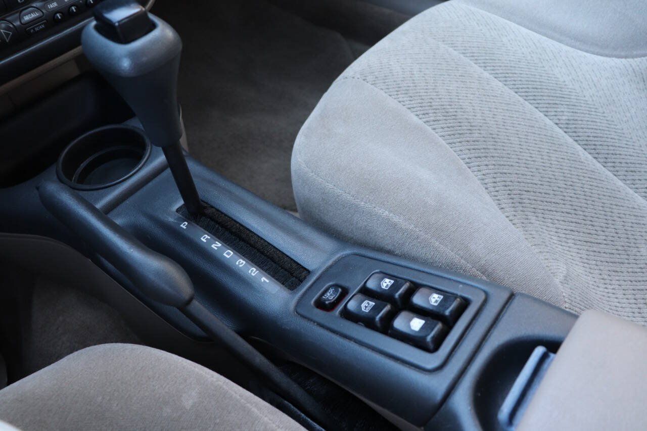 Used 1997 Chevrolet Cavalier LS w/ Preferred Equipment Group 2 FWD image 25