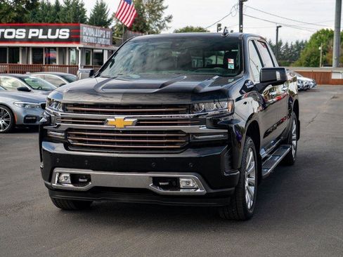 Used 2020 Chevrolet Silverado 1500 High Country w/ Technology Package image 4