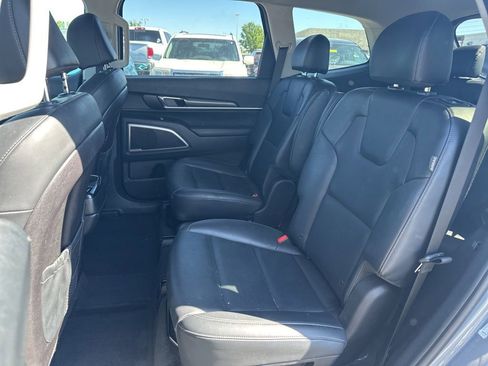 Used 2025 Kia Telluride S AWD/4WD image 14