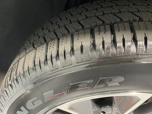 Used 2023 Chevrolet Tahoe LS image 40