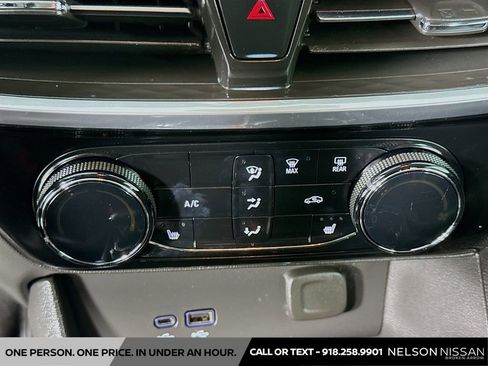Used 2015 Nissan Rogue SV AWD/4WD image 15
