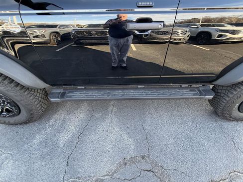 Used 2023 Ford Bronco Wildtrak image 5