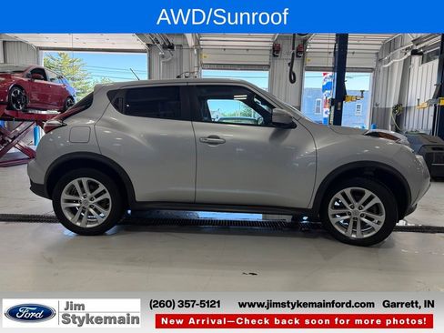 Used 2015 Nissan Juke SV w/ Technology Package AWD/4WD image 11
