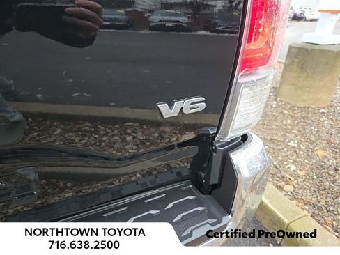 Used 2023 Toyota Tacoma TRD Off-Road image 10