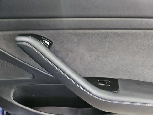 Used 2020 Tesla Model 3 Standard Range RWD image 8