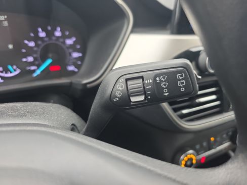 Used 2020 Ford Escape SE image 33