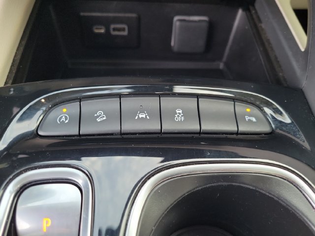 Used 2023 Buick Envision Avenir AWD/4WD image 32