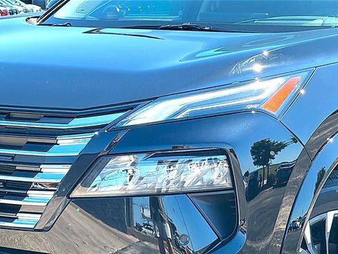 New 2026 Nissan Rogue Platinum w/ Platinum Premium Package AWD/4WD image 4