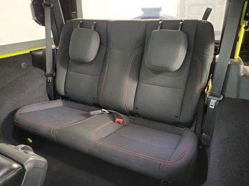 Used 2023 Jeep Wrangler Rubicon AWD/4WD image 19