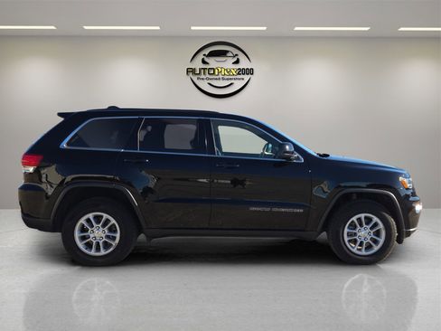 Used 2019 Jeep Grand Cherokee Laredo image 8