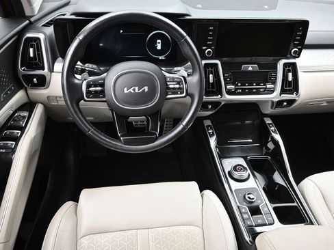 Used 2023 Kia Sorento SX Prestige image 15